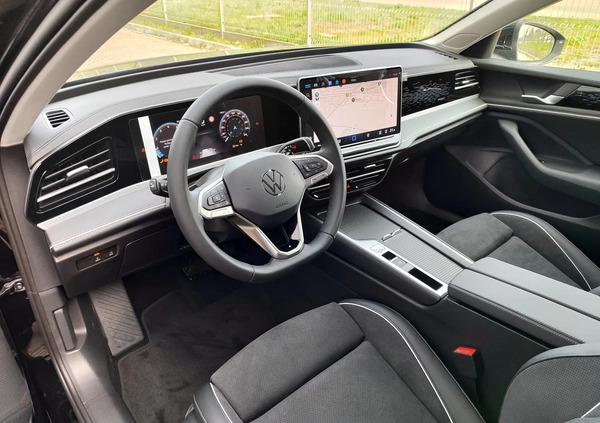 Volkswagen Passat cena 184490 przebieg: 10, rok produkcji 2024 z Będzin małe 704